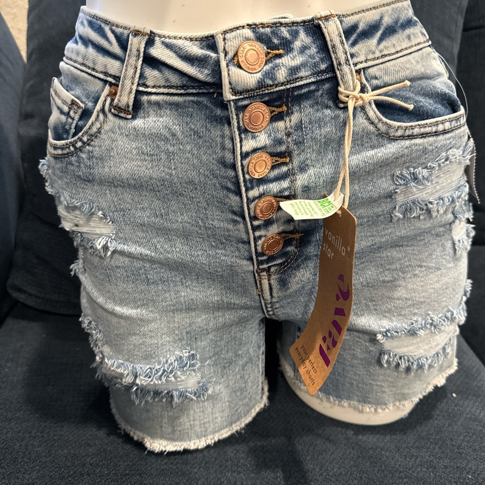 Vanilla star button up hi-rise jean shorts